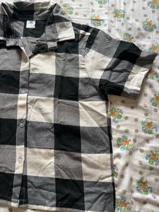 Black And White Crop Shirt🖤🤍