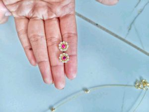 Invisible chain + 3pairs of earing studs