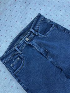 Women&#39;s dark wash jeans