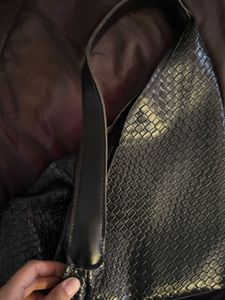 black tote bag
