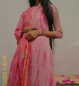 Pink Lehariya Kurta Set With Dupatta And Leggings