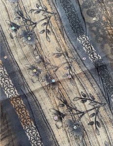 Vintage Floral Print Saree