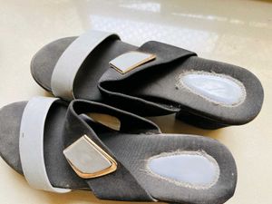 Comfortable Black & Gray Slides