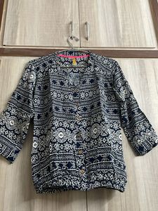 Patterned 3/4 Sleeve Top