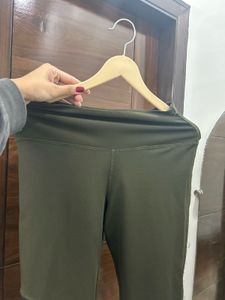 Rock Paper Scissors Workout leggings