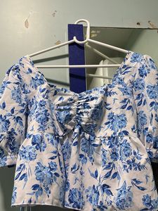 Cute Blue &amp; white Summery Top