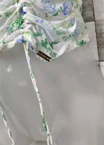 Floral Lace Trim Crop Top