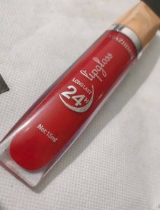 crimson red lipstick