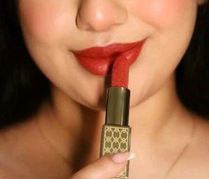 Estee Lauder Wedding Edition Lipstick Scarlet Kiss