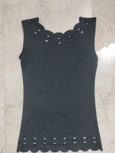 Chic Black Sleeveless Top
