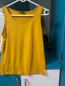 Mustard tank top - S
