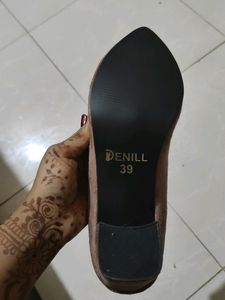 DENILL - Pointed Toe Black Pumps