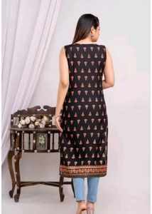 Sleeveless Black &amp; Red Print Kurti