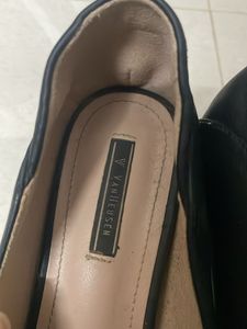 Van Heusen Black Pointed Heels