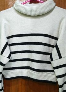 BERSHKA Turtleneck Cropped Sweater