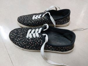 Black Casual Shoes With Floral Design Size - 3.5UK EU36