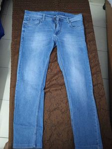 Blue Jeans Ke Sath White Shirt Free