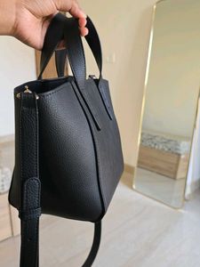 Chic Black Handbag