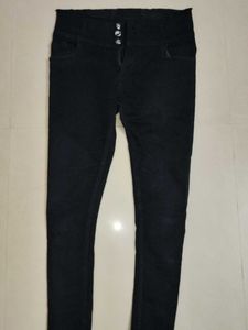 Black Skinny jeans