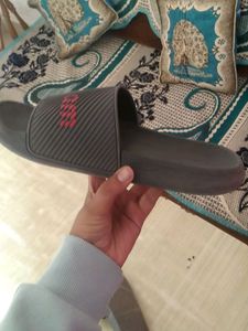 OFOAM SLIPPER FOR MEN AND WOMEN GOOD CONDITION