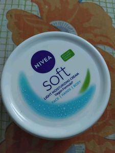 Nivea Soft Moisturizing Cream