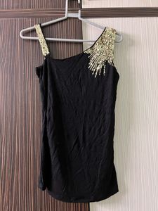 Stylish Top With Sequins