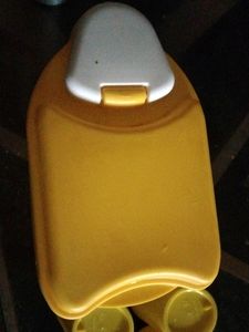 Beautiful 😍❤️ Hard Plastic Container With 4glass