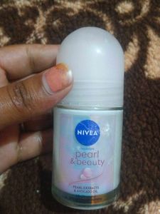 Deodorant Pearl & Beauty Roll On