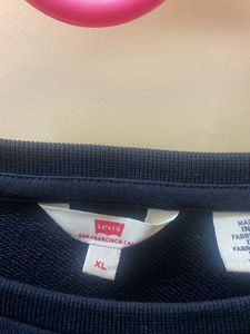 Levis sweatshirt