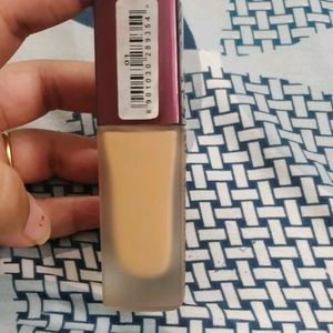 Lakme&#39; invisible finish foundation