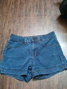 Quality And Look Is High But Price I Low