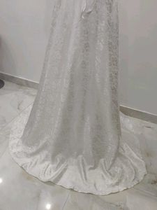 Elegant Strapless Wedding Gown