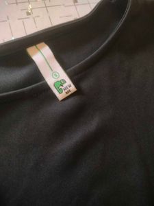 Black Fitted Short Sleeve Top