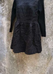 4.2.1 CUTE BLACK DRESS
