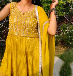Best Haldi Outfit Here🎁🎀