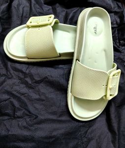 Ginger By Lifestyle Women Green Rubber Sleeper