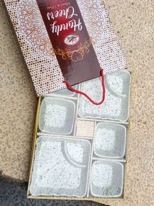 Set of 4 Bowls and 2 plates 🥰🤌 Crockery