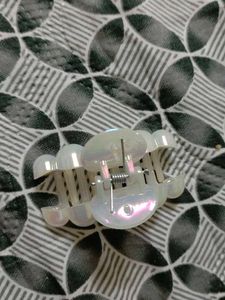 Pearl Hair Claw
