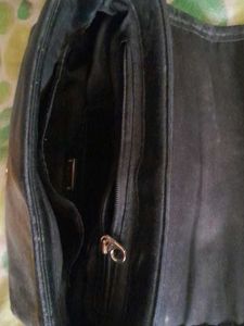 Old, Used Slingbag Black