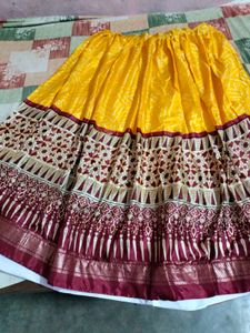Unstitched Lhenga Set