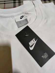 Nike Graphic Tee
