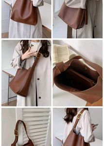 Korean Hobo Bag 🌲🐻