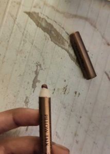 Charlotte tilbury Lip Cheat Liner.