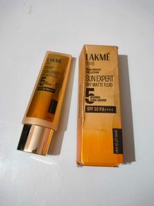 Lakme Dry Matte Fluid Sunscreen