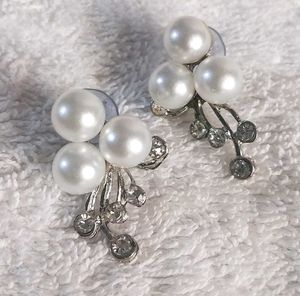 Pearl Floral Earrings