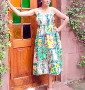 Sangria Green Ethnic Motifs Tie Up Neck Dress