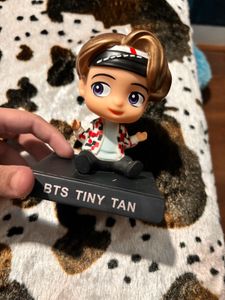 BTS Kim Taehyung/ V Tiny Tan Figurine