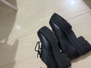 Black Shoe