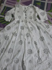white anarkali suit with quarter sleeves