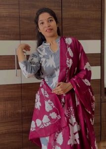 Elegant Floral Print Kurta Set